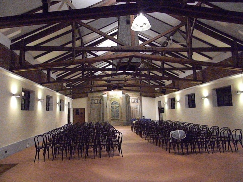  <br> Suggestiva immagine della sala delle cerimonie del castello di Cerrione