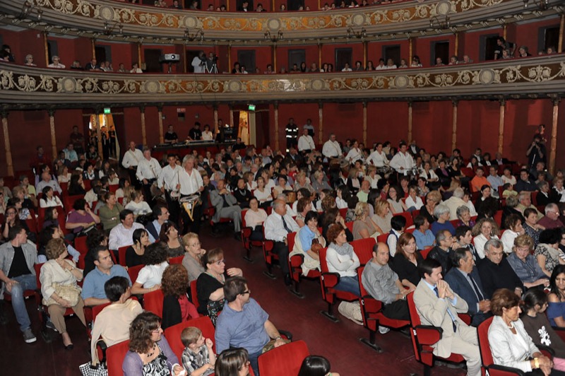  <br> Platea Inizio spettacolo.jpg